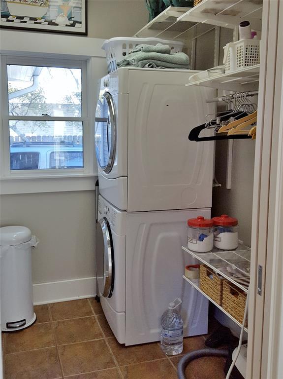 Building Photo - 1018 Highland St