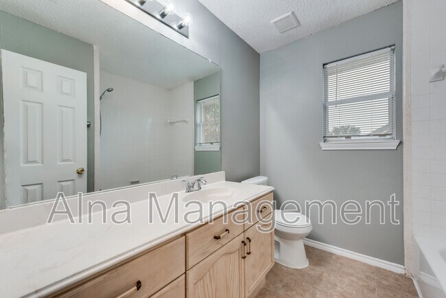 Building Photo - 6609 Gardenia Dr