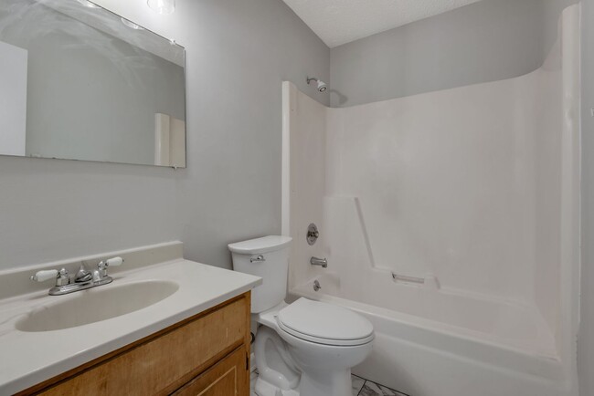 Building Photo - Newly Renovated 3Bedroom/2Bath Home in Whi...