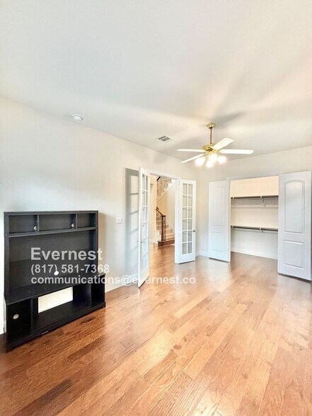 Building Photo - 914 Devonshire Dr