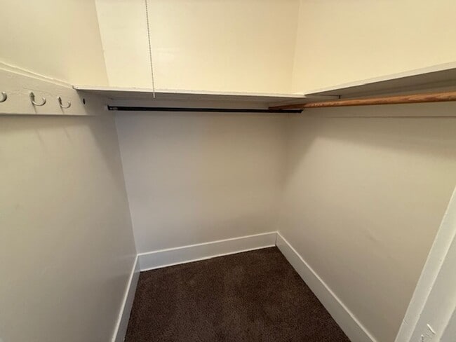 Building Photo - 182 N 11th St