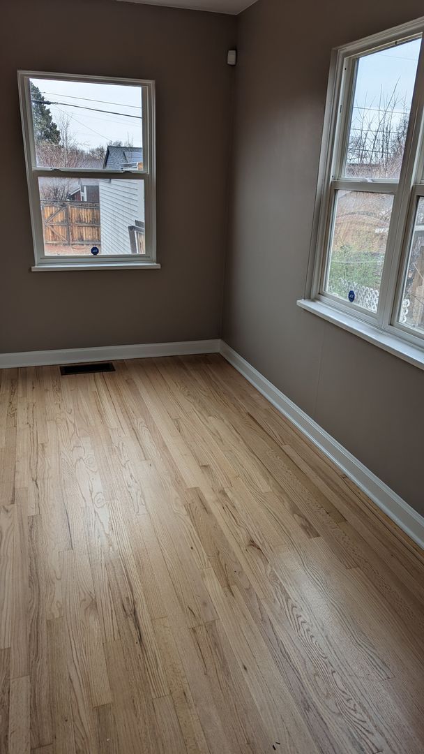 Building Photo - SUPER CUTE 2 or 3 BEDROOM HOME + GARAGE IN QUIET EDGEWATER NEIGHBORHOOD!