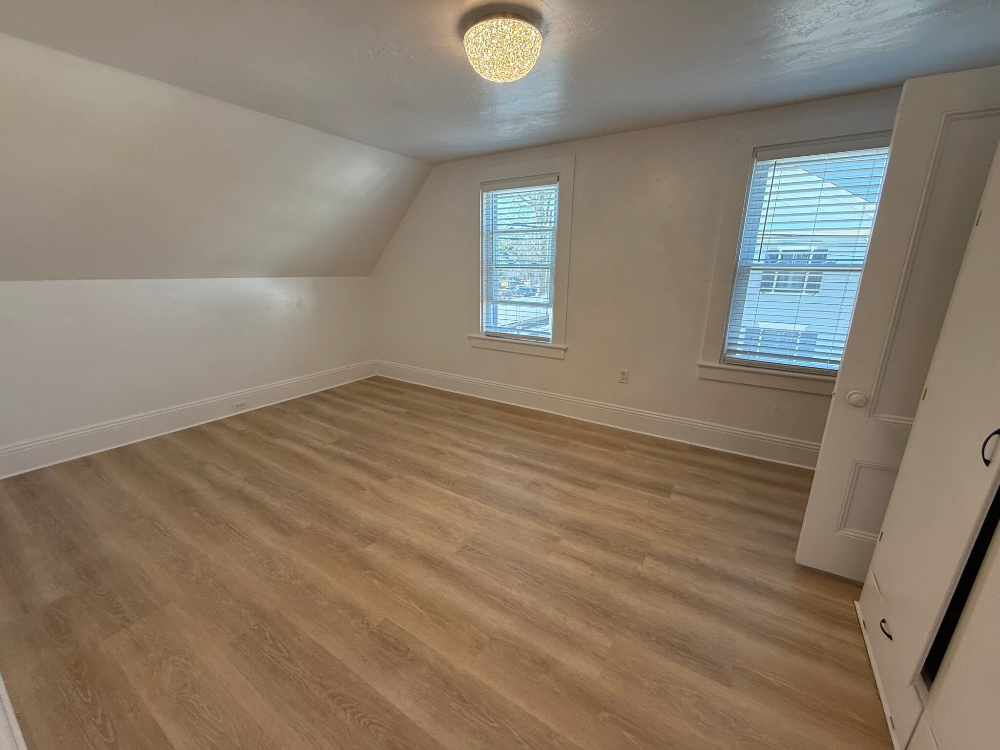 Building Photo - 9 Chilton St