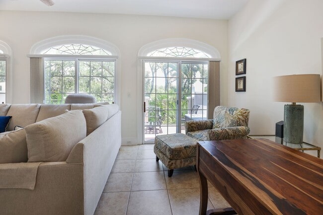 Building Photo - Georgian-Style Townhome Located At Bishops Court at The Oaks Preserve!