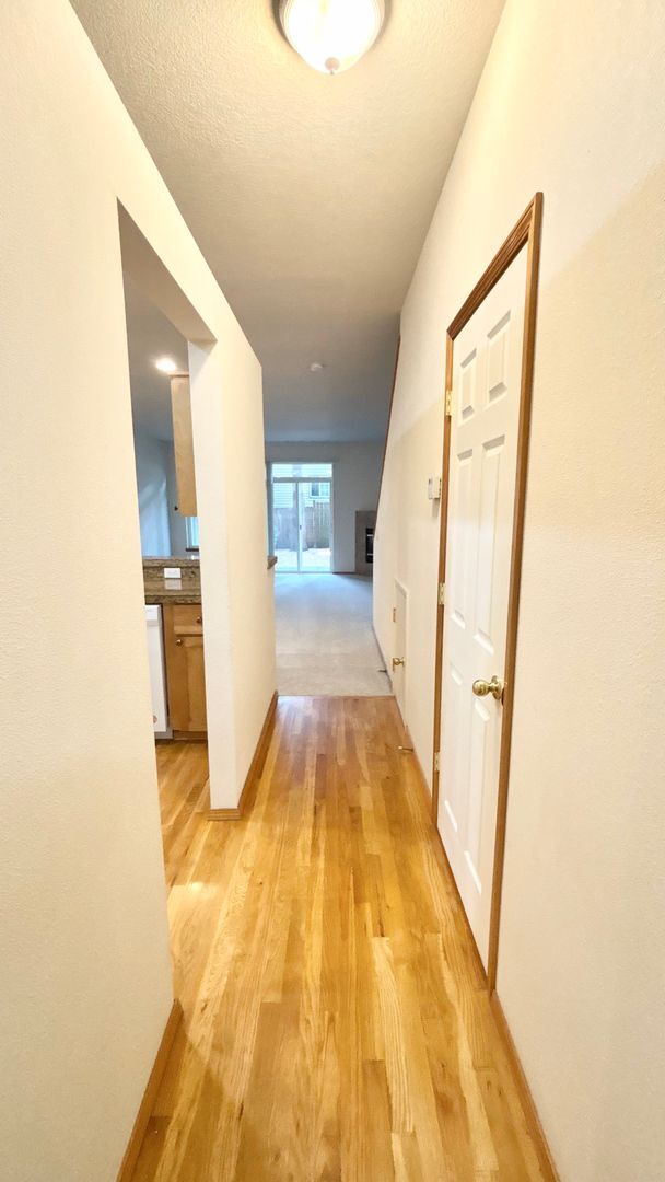 Building Photo - N0611