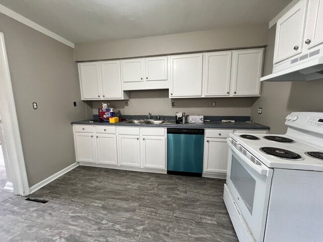 Building Photo - **COMING SOON!** 5 bedroom 2 Full bathroom home in Carlisle PA!