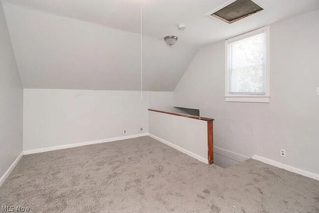 Building Photo - 4 BD/1 BA