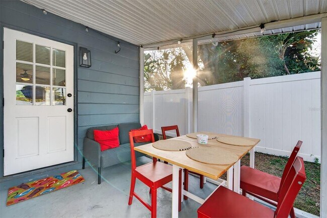 Building Photo - 2301 14th Ave N