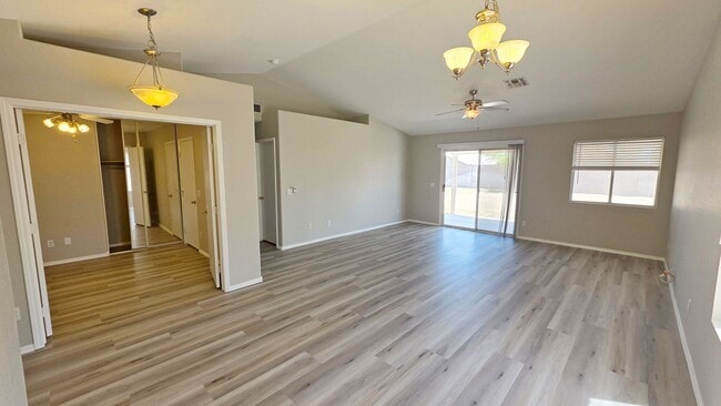 Building Photo - Newly Renovated 3 Bedroom 2 Bath