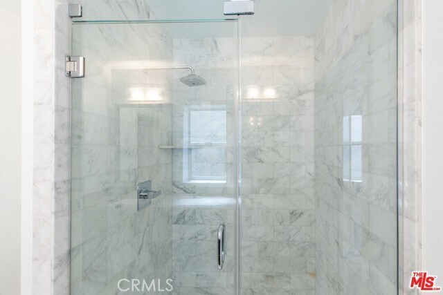 Building Photo - 4211 Redwood Ave