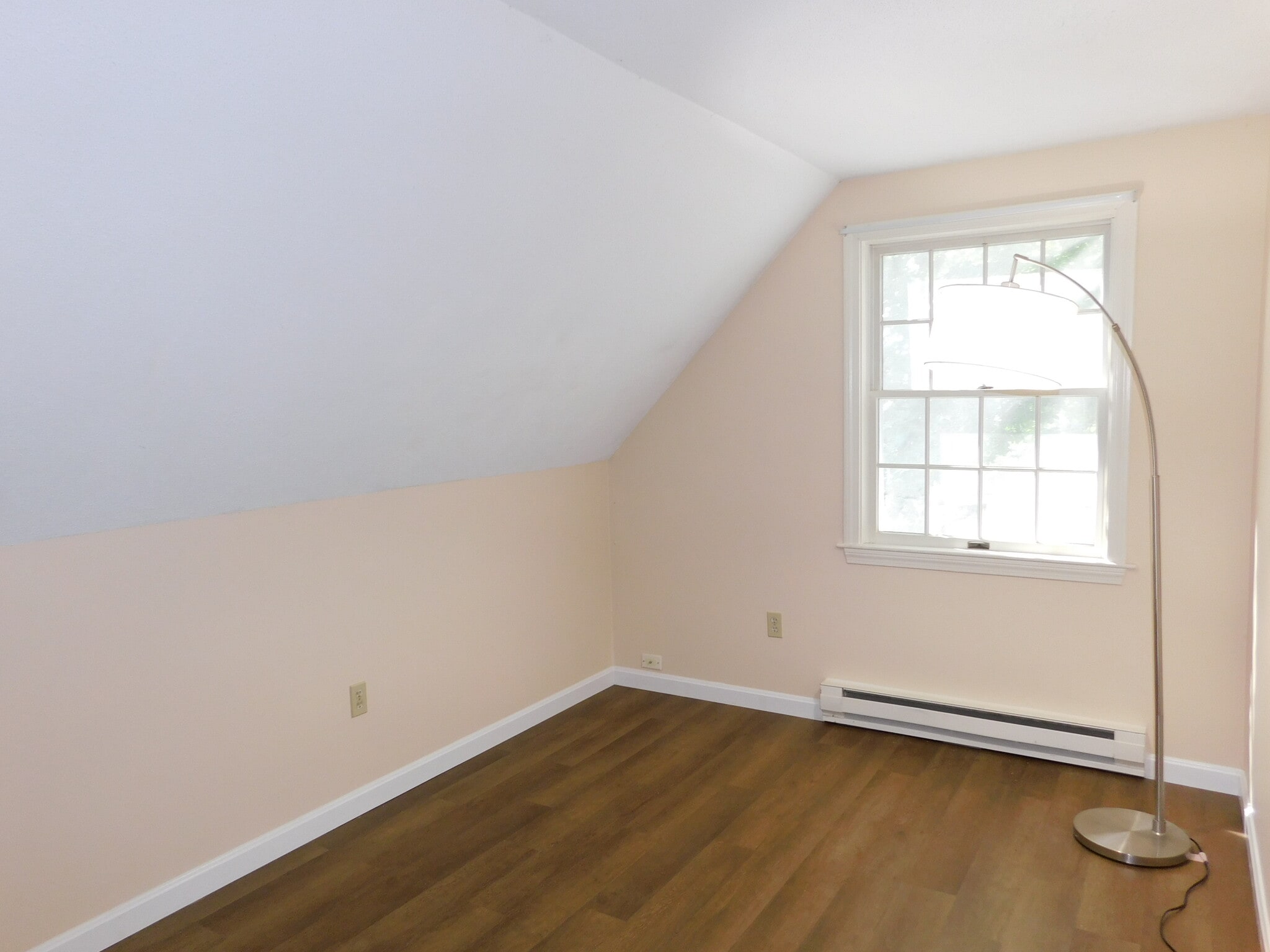 Building Photo - 4 Willow Creek Ln