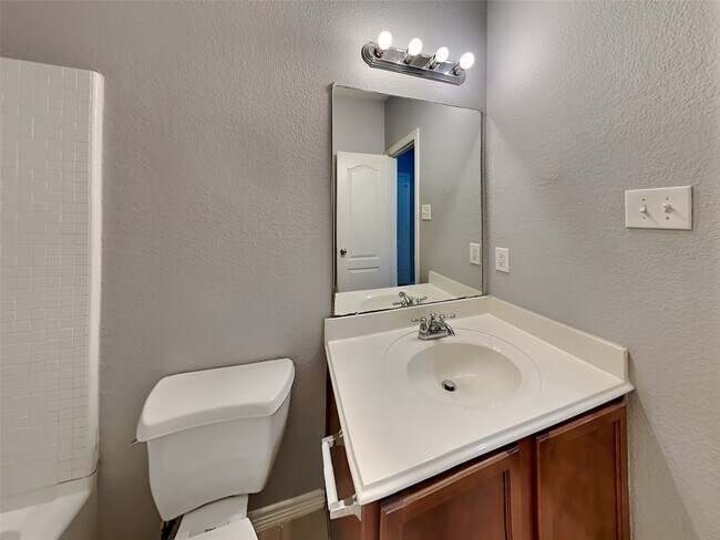 Building Photo - 1011 High Lane Court