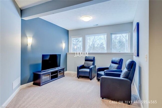 Building Photo - 9360 Rockys Ct