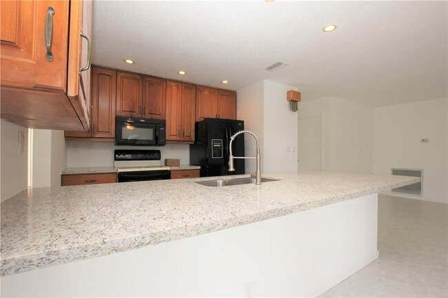 Building Photo - 1122 NW 82nd Ave