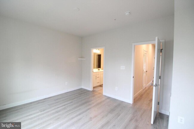 Building Photo - 6210 Monitor St