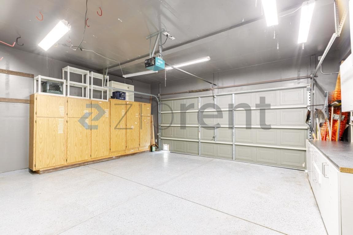 Building Photo - Unit
