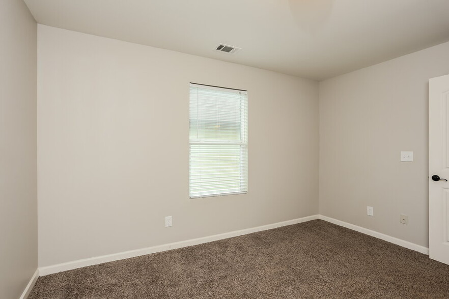 Building Photo - 214 Bethany Manor Ct