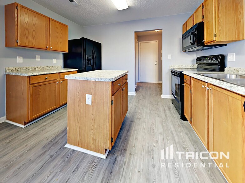 Building Photo - 9612 Aventide Ln