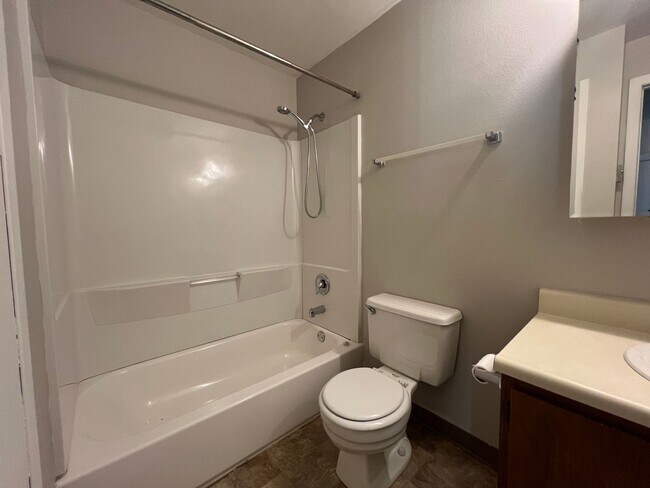 Building Photo - Boardwalk4501 (KC-AM)