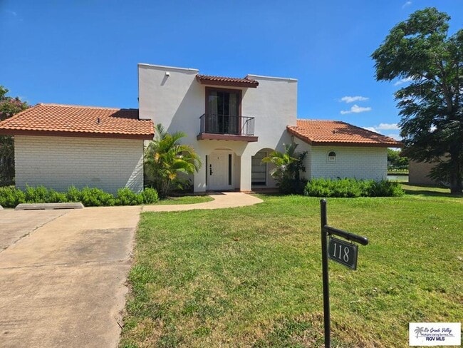 Building Photo - 118 Zapata Ave