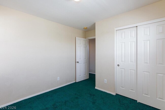 Building Photo - 944 Douglas Flat Pl