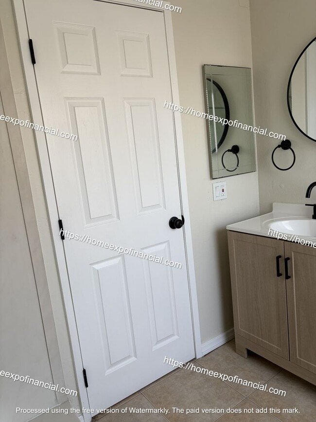 Building Photo - Nice Home For Rent