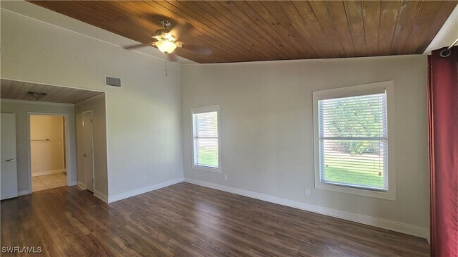 Building Photo - 1205 SW 21st Terrace