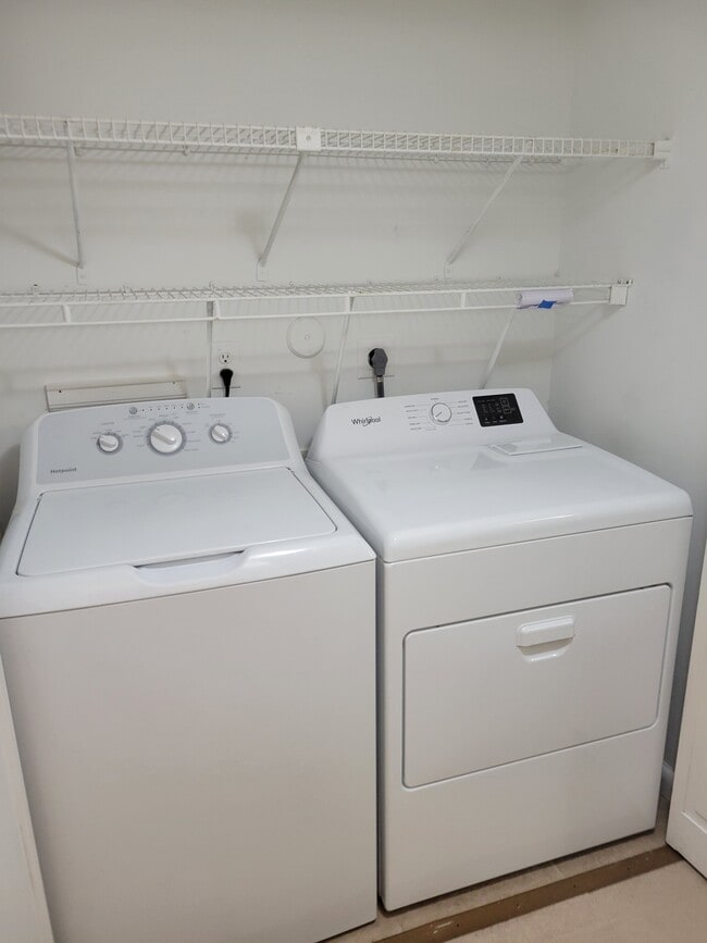 Building Photo - 6272 Chasewood Dr