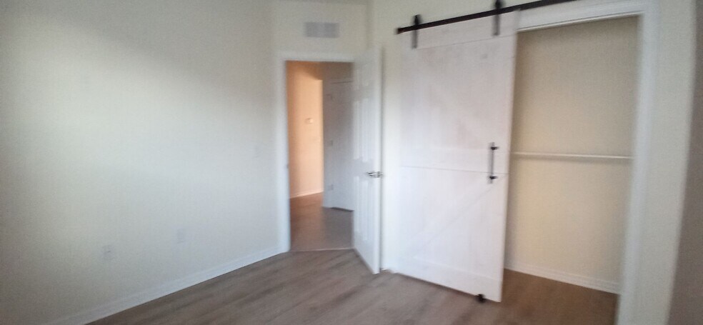 Building Photo - Coming Soon: Charming and Cozy 3 bedroom / 2 bathroom Home with 2 Car Garage, Lake View in Gated ...