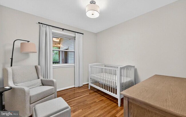 Building Photo - 1109 Hillcrest Dr SW