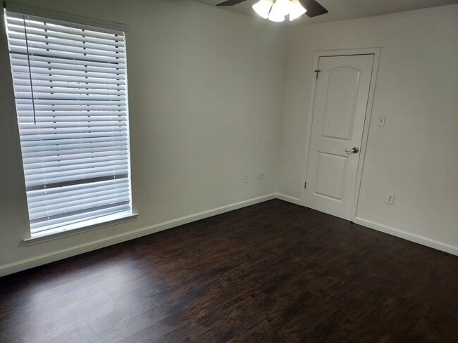 Building Photo - 4390 Stumberg Ln