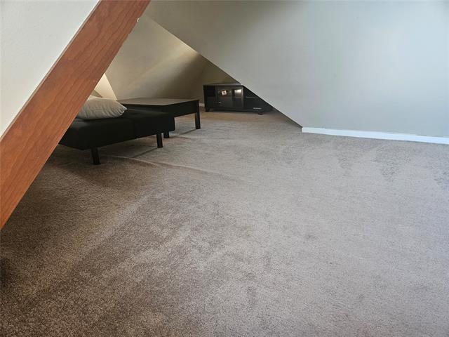 Building Photo - 7010 Vivian Ave