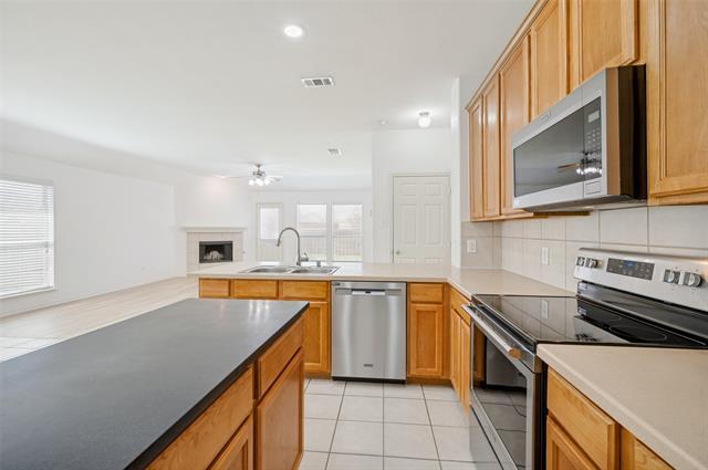 Building Photo - 13575 Valley Mills Dr