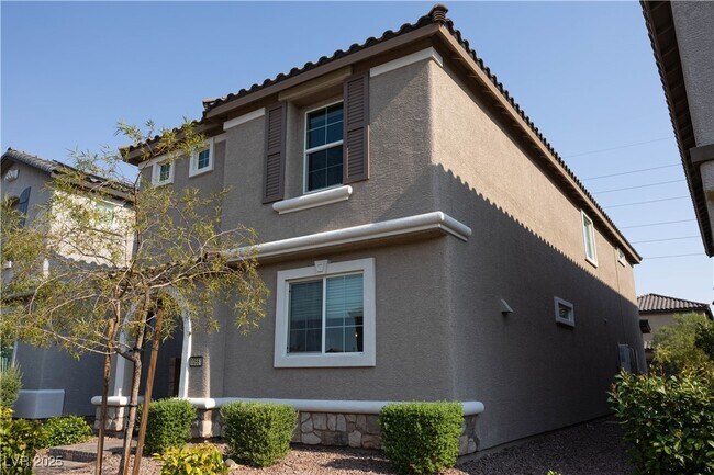 Building Photo - 10561 Sariah Skye Ave