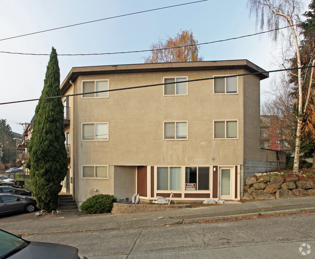 Building Photo - The Bridgewood Apartments