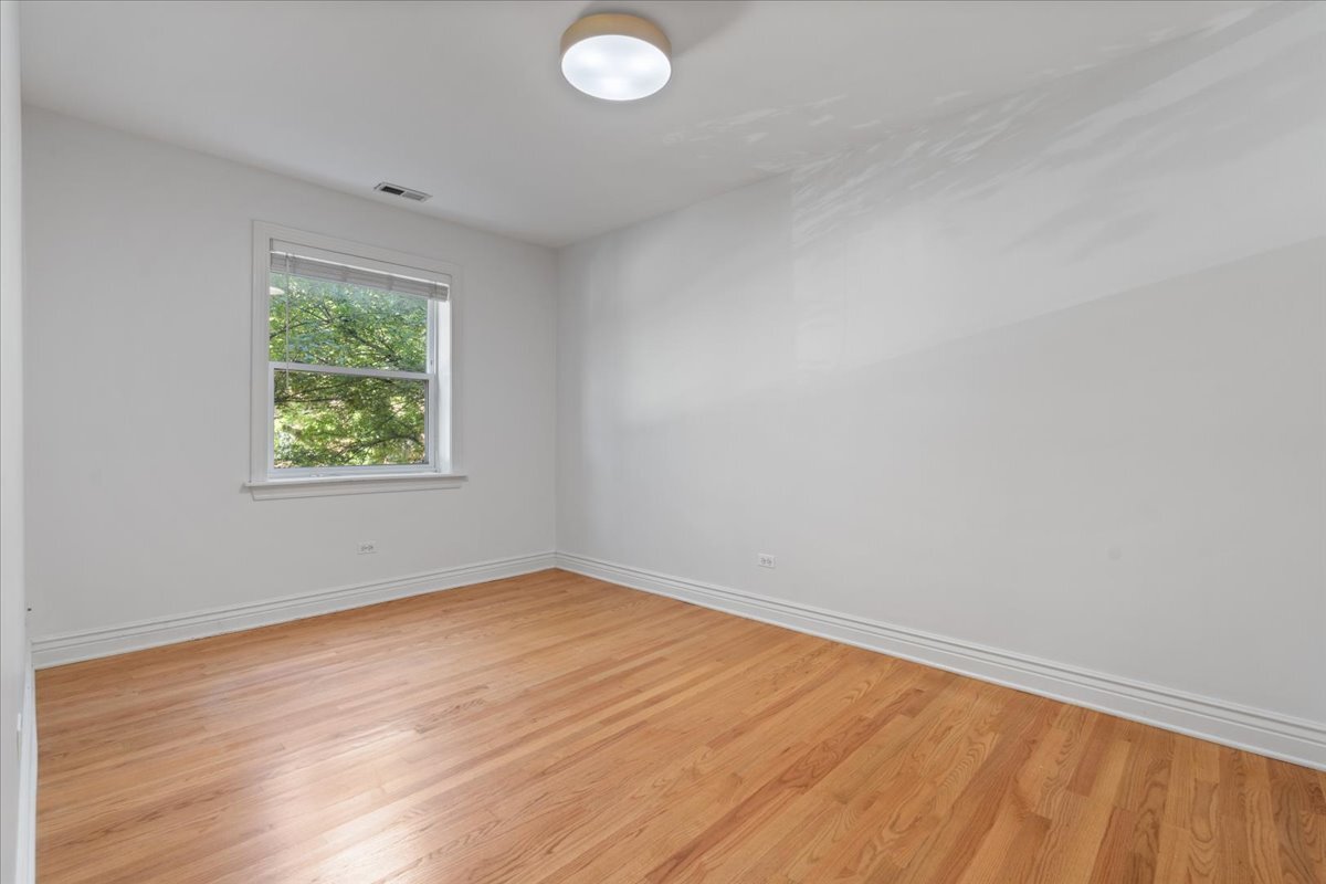 Building Photo - 1347 W Eddy St