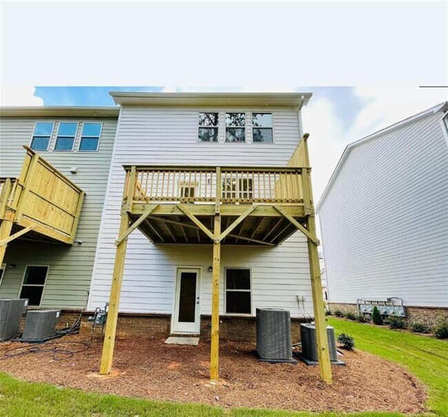 Building Photo - 3745 Davis Cir