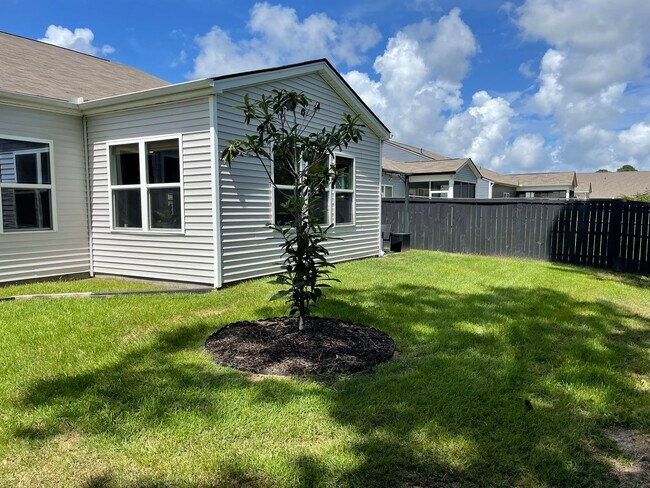 Building Photo - 3 Bedroom 2 Bath Home in Carolina Shores, ...