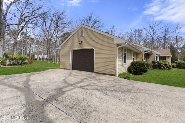 Building Photo - 156 Sams Rd