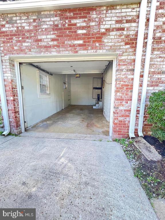 Building Photo - 5103 Acorn Dr