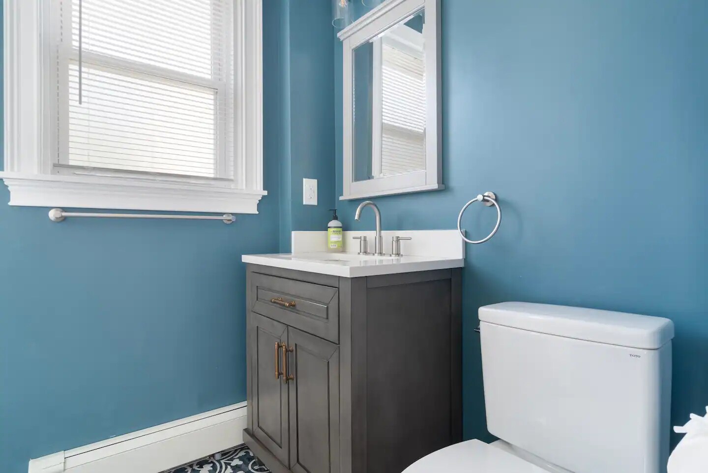 Building Photo - 87 Vernon St