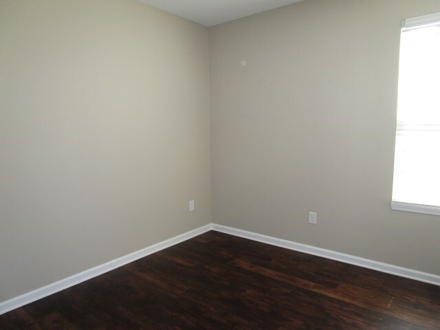 Building Photo - 804 Commerce Trl