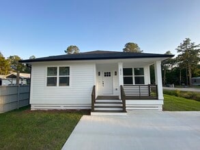 Building Photo - 372 Central 6th St