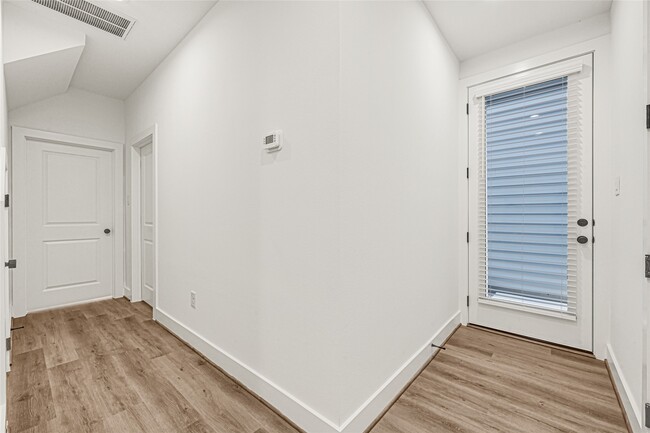 Building Photo - 4606 Crown Grove Ln