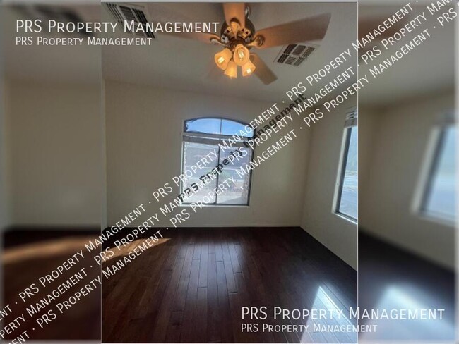 Building Photo - 576 E Julian Dr