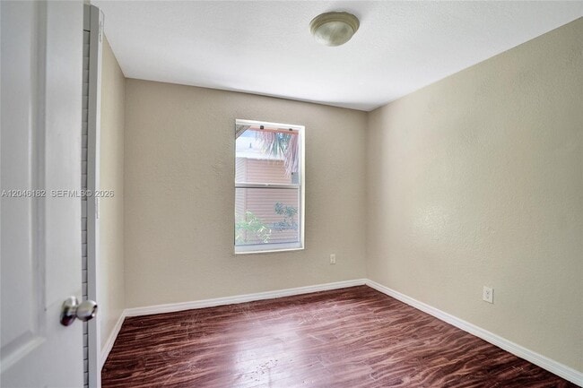 Building Photo - 727 22nd St