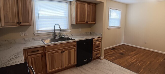 Building Photo - Christiansburg, 3 BR / 2 BA, Available Now