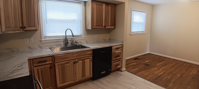 Building Photo - Christiansburg, 3 BR / 2.5 BA, Available Now