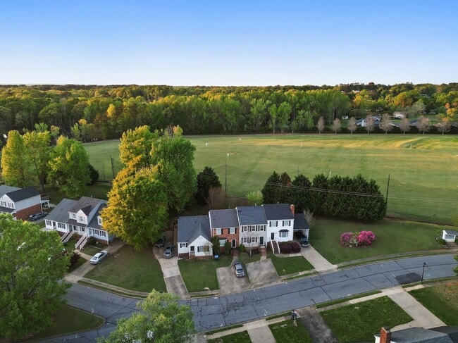 Building Photo - 75 Sweetbriar Ln