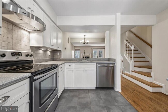 Building Photo - 2002 Derby Ridge Ln